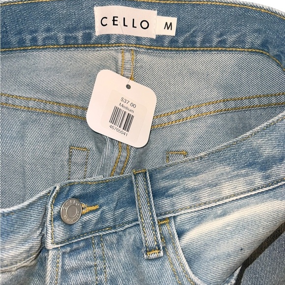Cello Distressed Jean Shorts – Size Medium - Picture 3 of 3